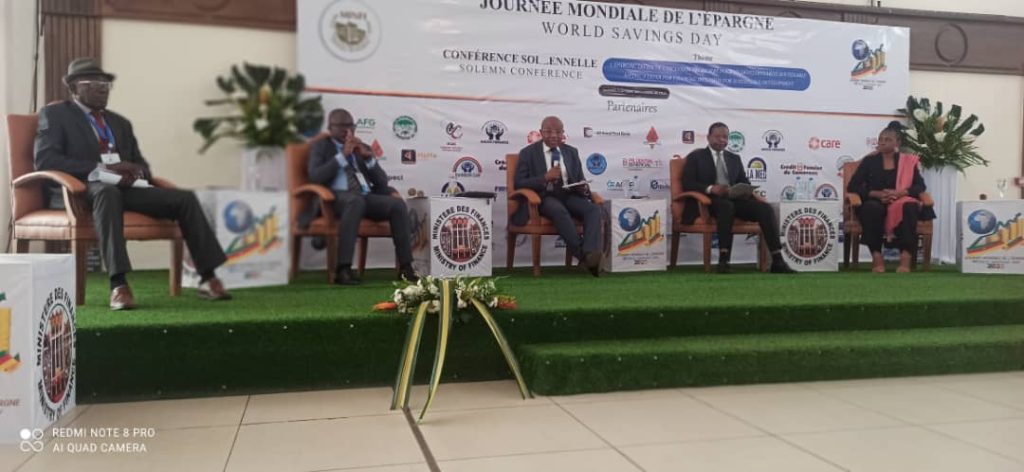 Troisième panel débattant de l'impact de l'éducation financière sur le comportement des épargnants