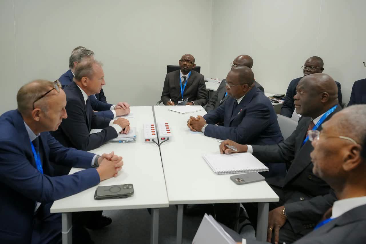 Séance de négociation autour de la table – Assemblées annuelles Bangkok 2026