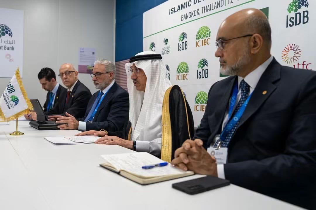 Vue de la délégation du Groupe de la Banque islamique de développement lors des échanges bilatéraux